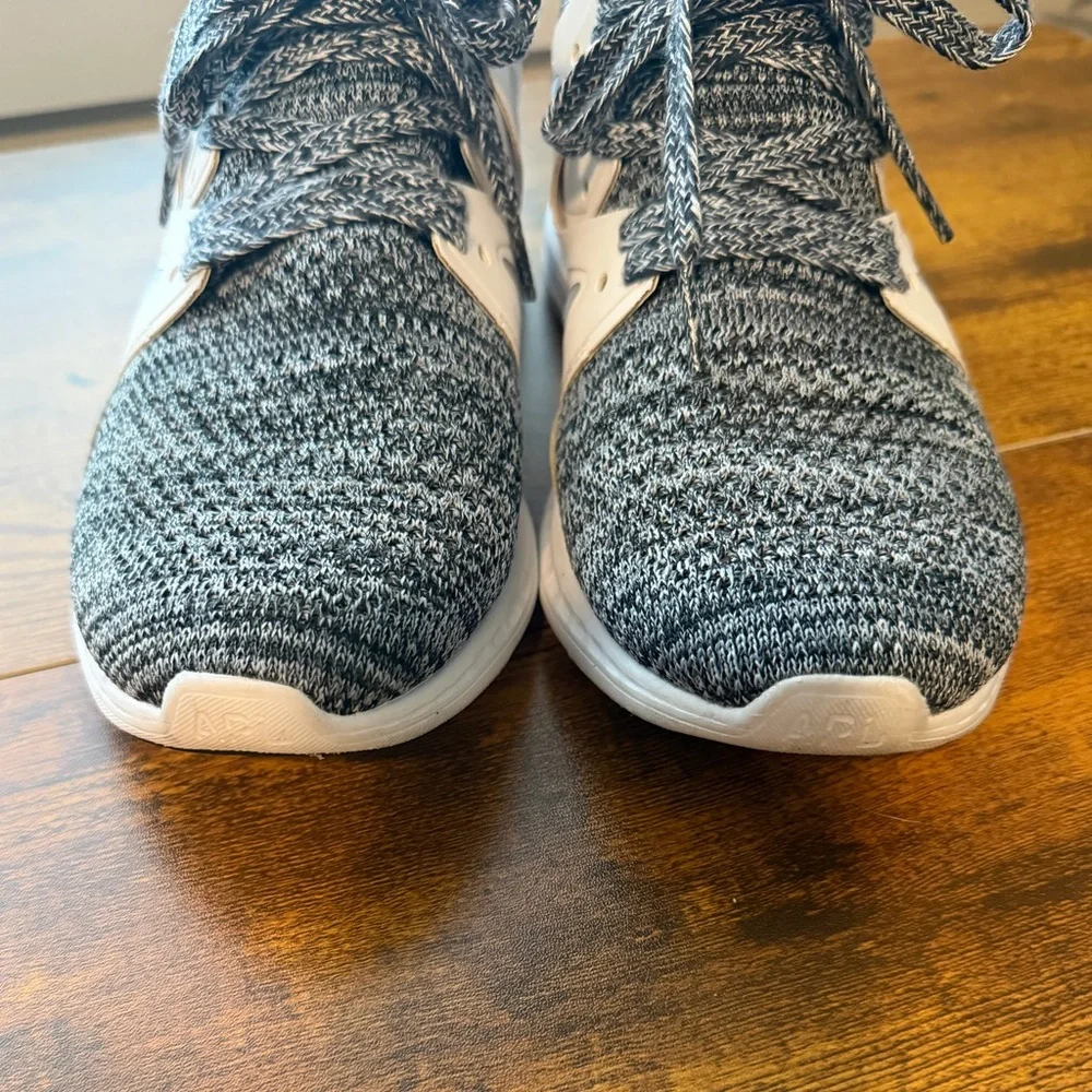 APL Ascend Trainers size 7.5 gray white athleisure‎ active gym workout training